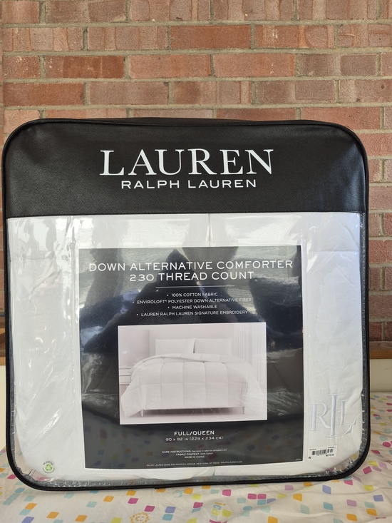 Lauren Ralph Lauren Other - Lauren Ralph Lauren White Comforter Full/Queen - Down Alternative